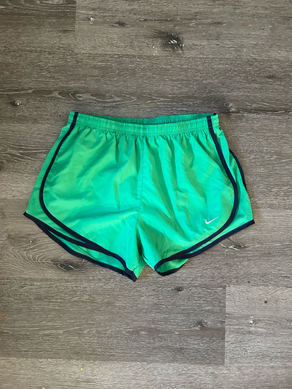 NWT Medium Nike Green and Navy Blue Dri Fit Lined Athletic Sport Running Shorts